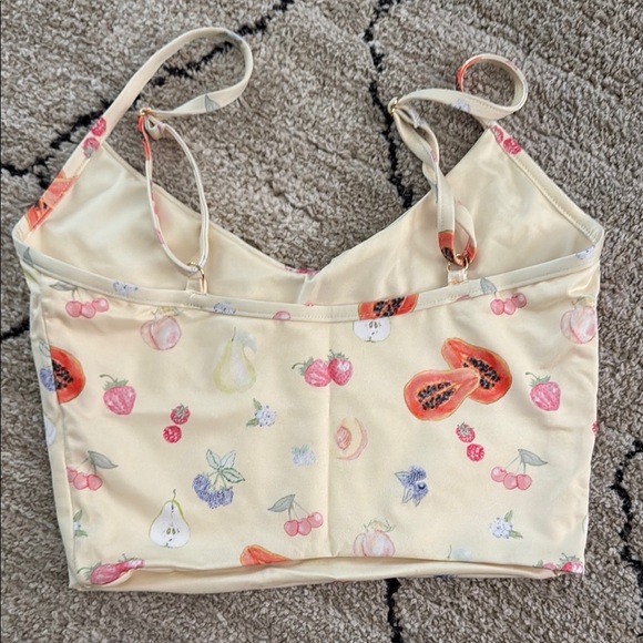 Djerf Avenue Cream Sleeveless Crop Camisole - Picture 3 of 3